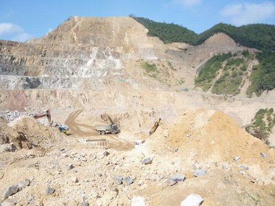 行洛坑钨矿露天采剥工程